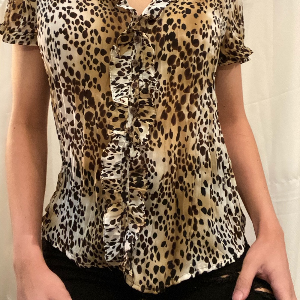 CHEETAH PRINT RUFFLE BUTTON DOWN - Picture 6 of 6